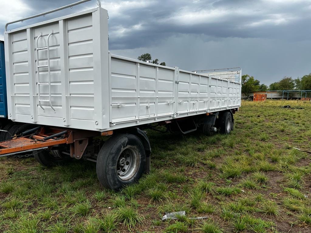 Acoplado Helvetica Baranda Volcable