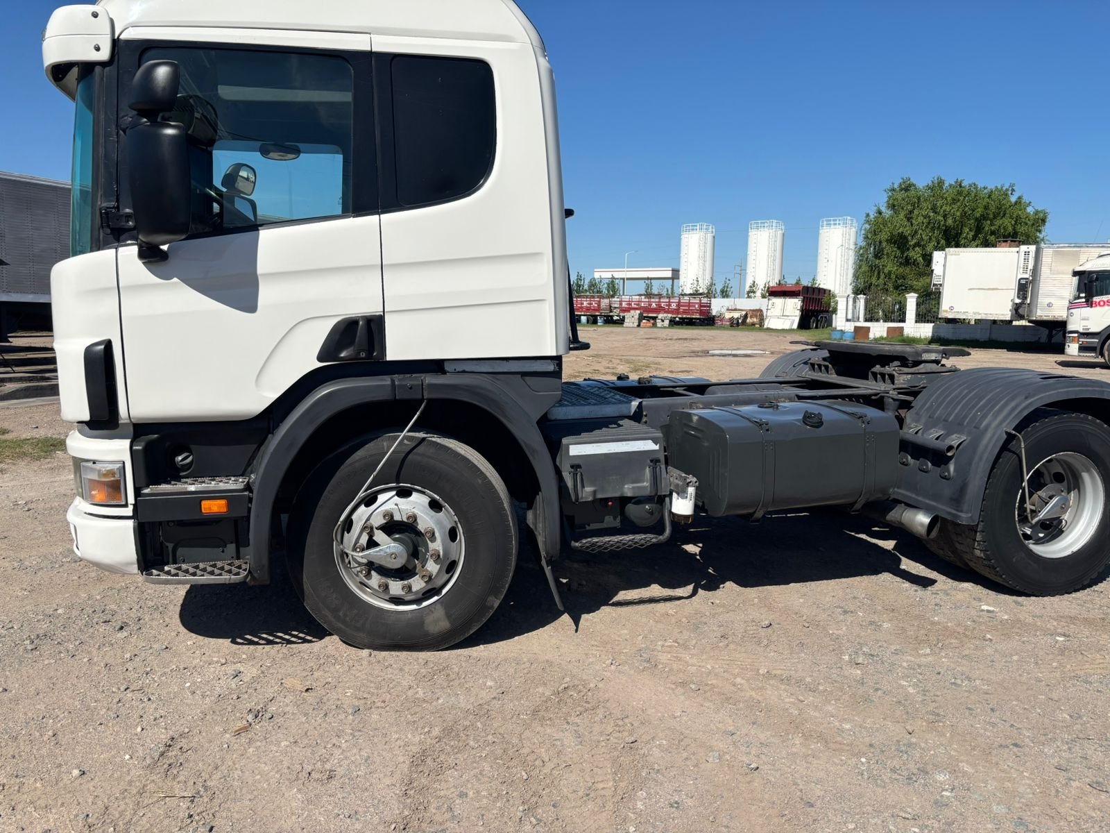 Scania P 330 tractor 4×2