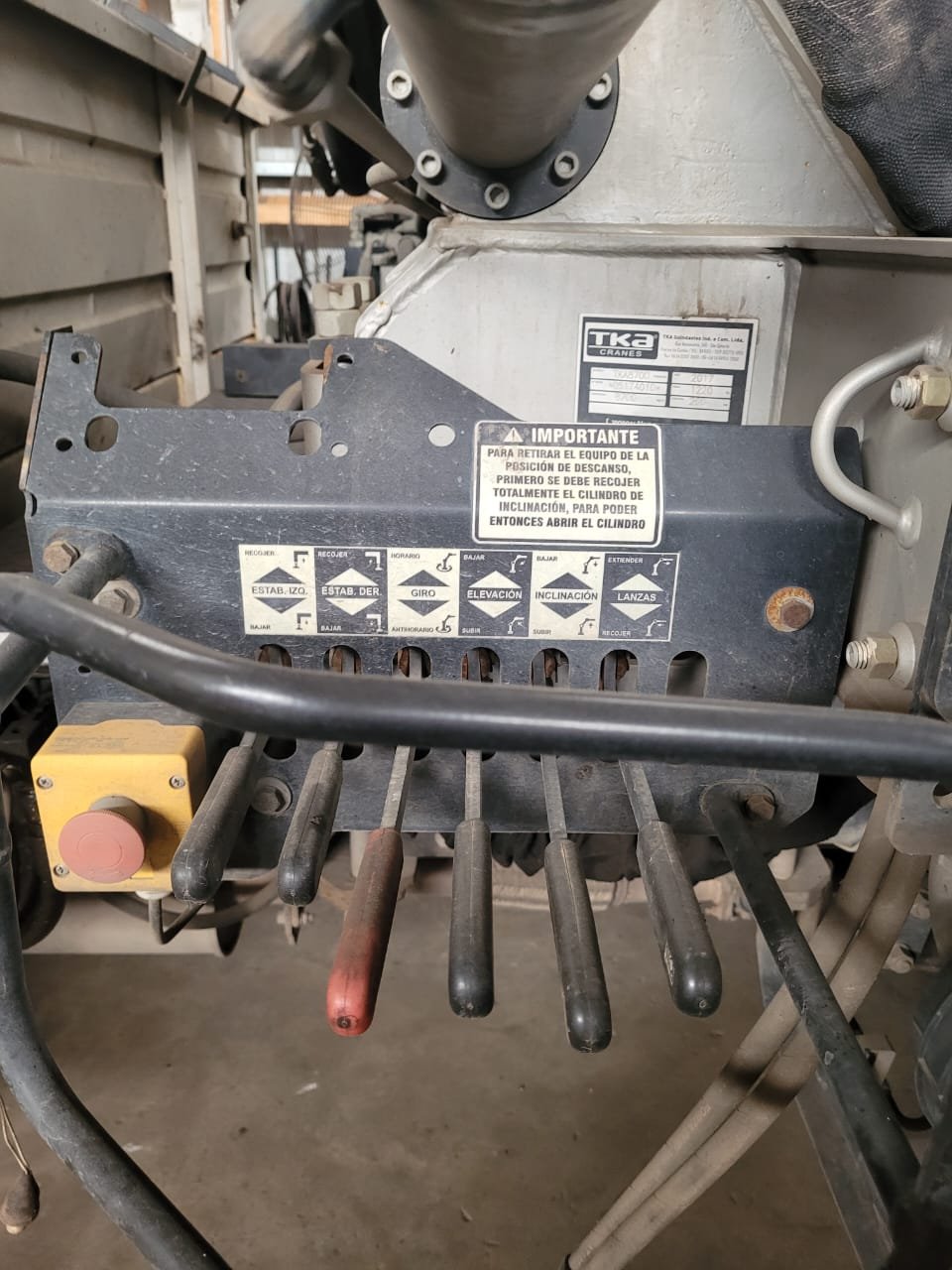 Isuzu NPR75 L Cabina Simple