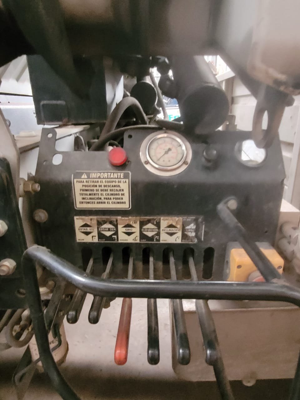 Isuzu NPR75 L Cabina Simple