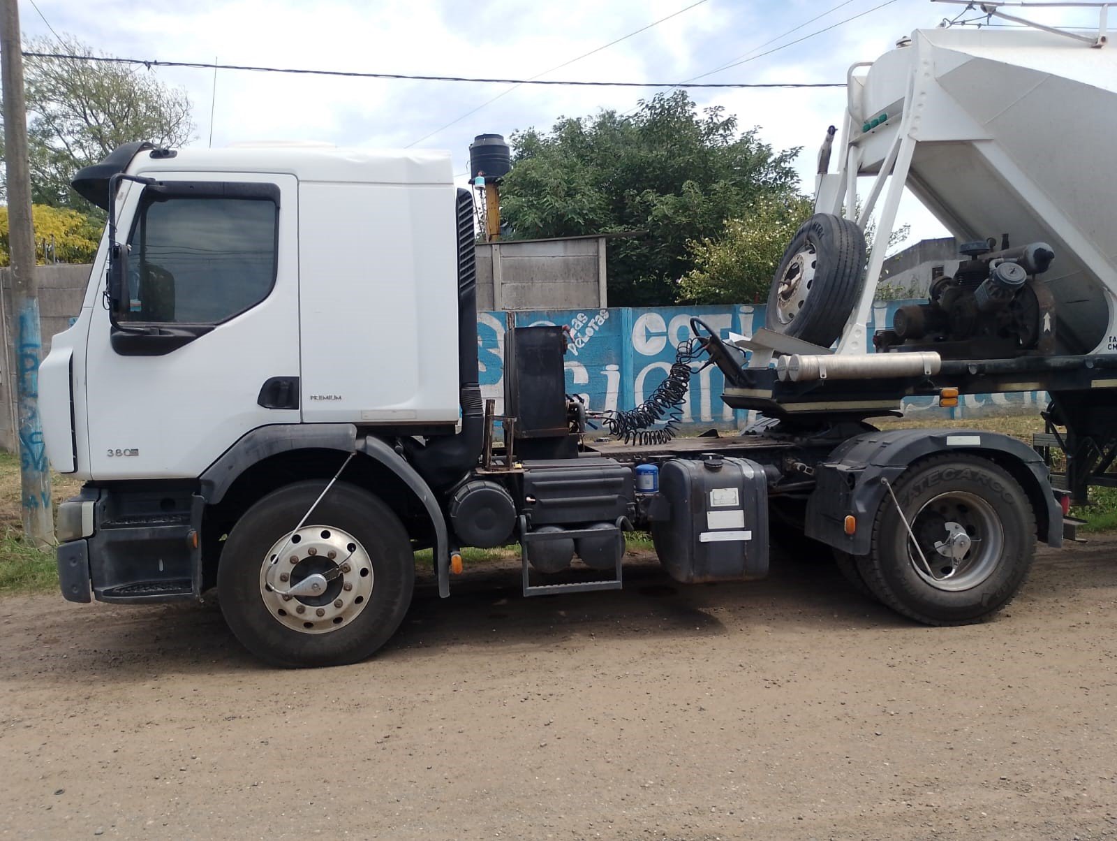 Renault 380 DXI tractor 4×2