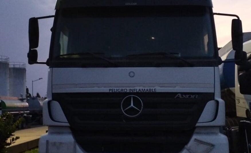 Mercedes Benz Axor 2040 tractor 6×2