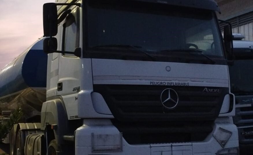 Mercedes Benz Axor 2040 tractor 6×2