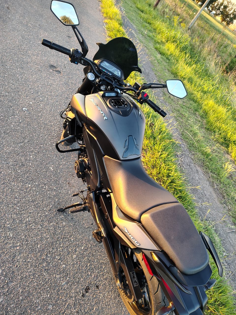 BAJAJ DOMINAR 400