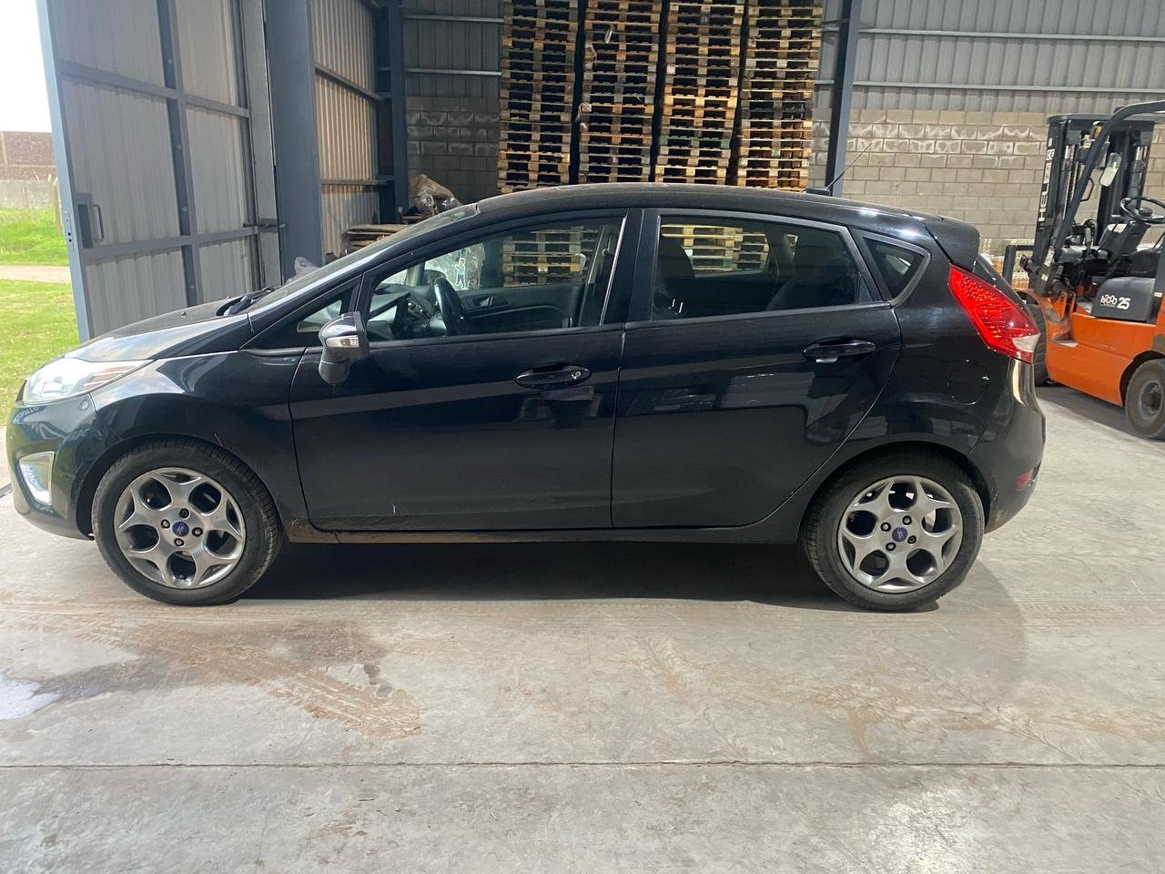 FORD FIESTA KINETIC TITANIUM