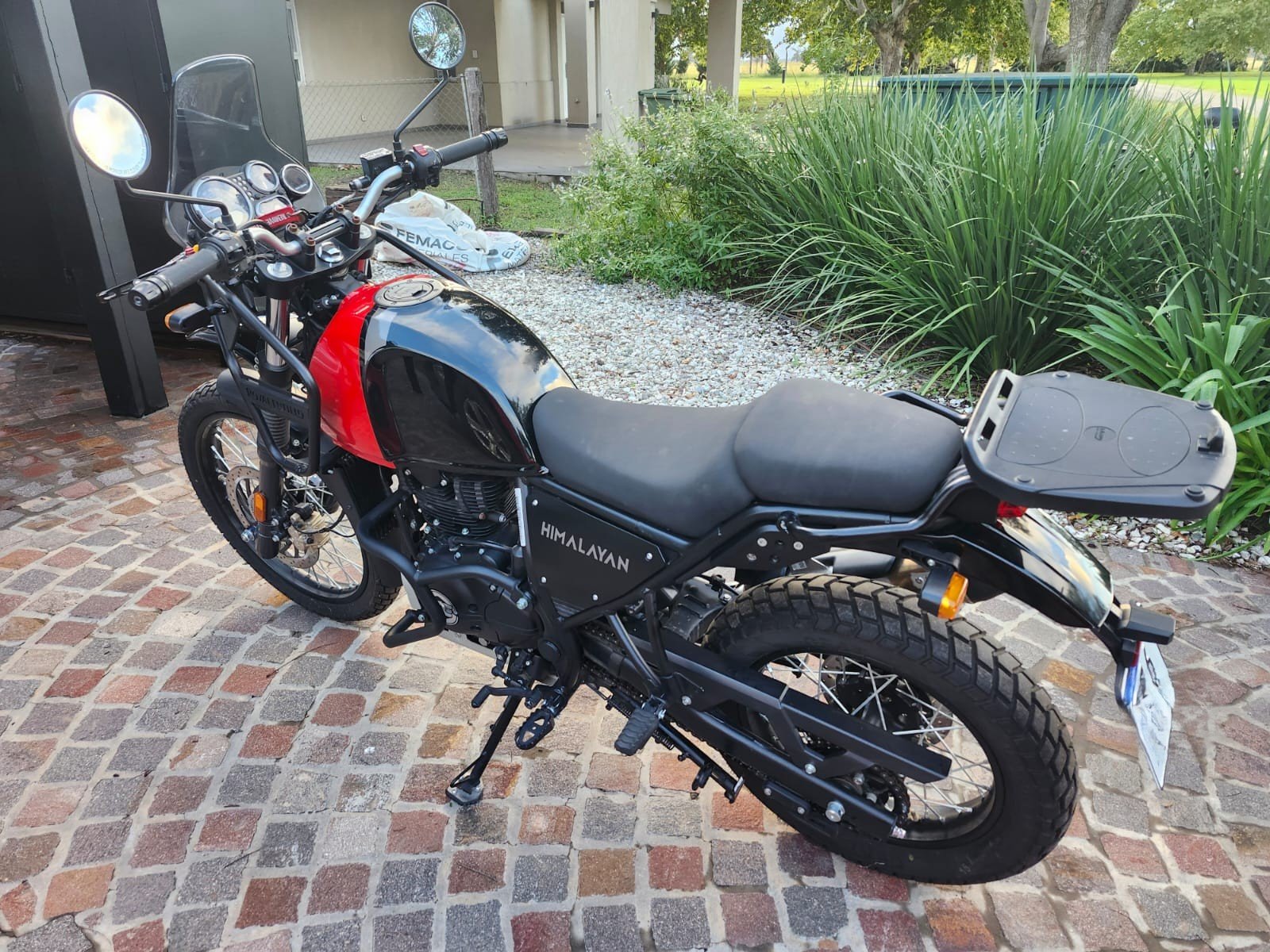 ROYAL ENFIELD HIMALAYAN 411 BS6