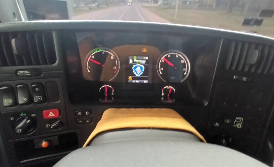 SCANIA P 360 CHASIS CON CARROCERIA