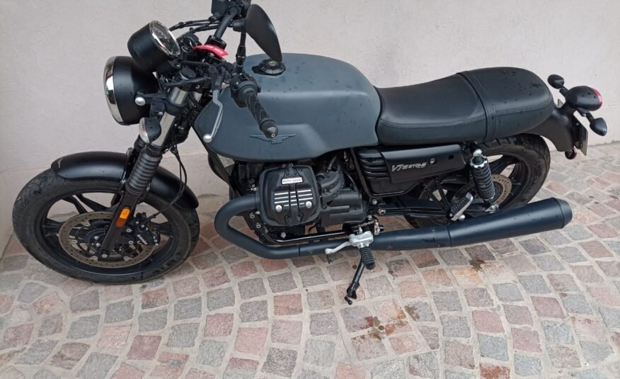 MOTO GUZZI V7 STONE