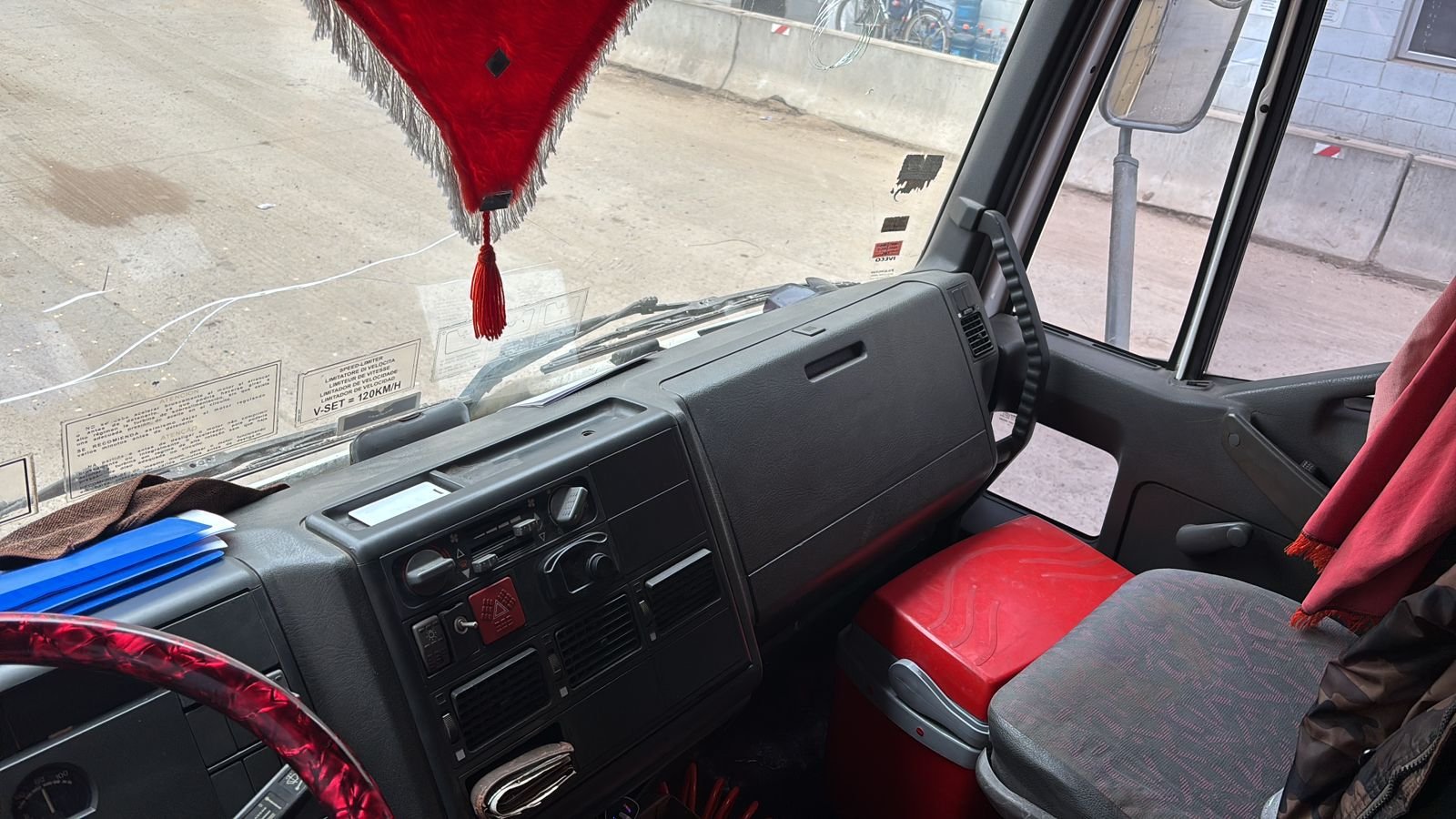 Iveco Tector 220