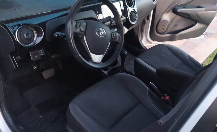 Toyota Etios XLS A/T