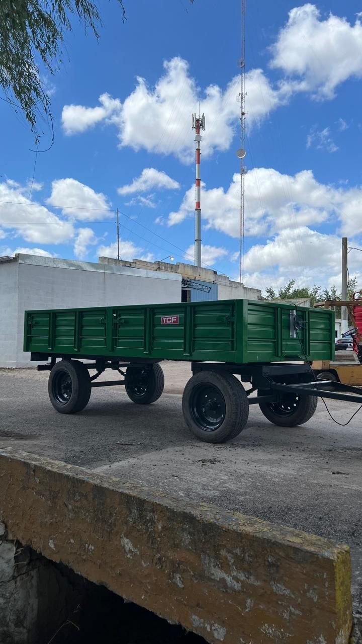 Acoplado playo van tren