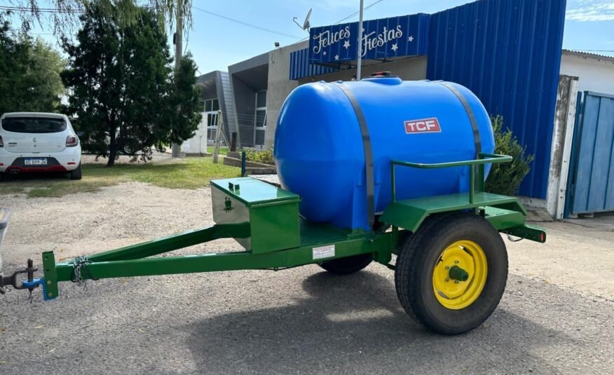 Tanque 1000 litros con baulera
