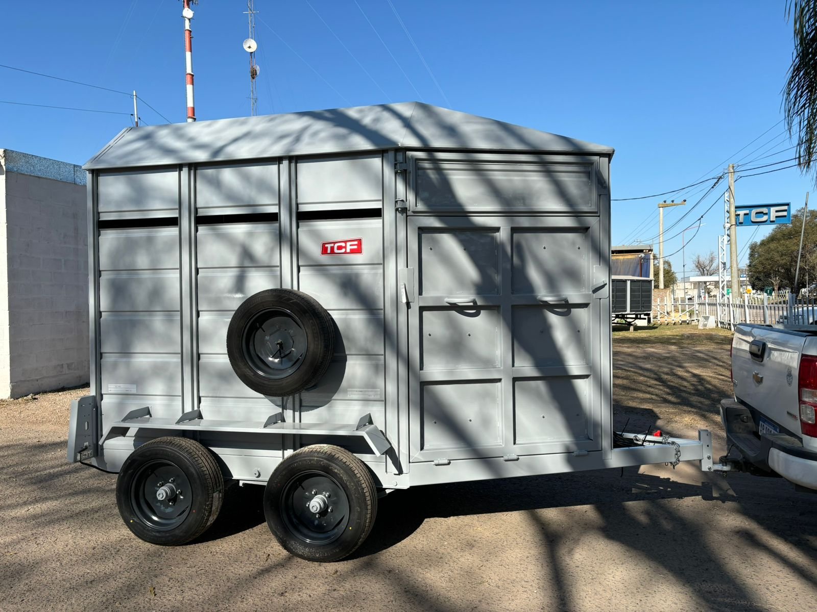 Tráiler batan para 2 caballos