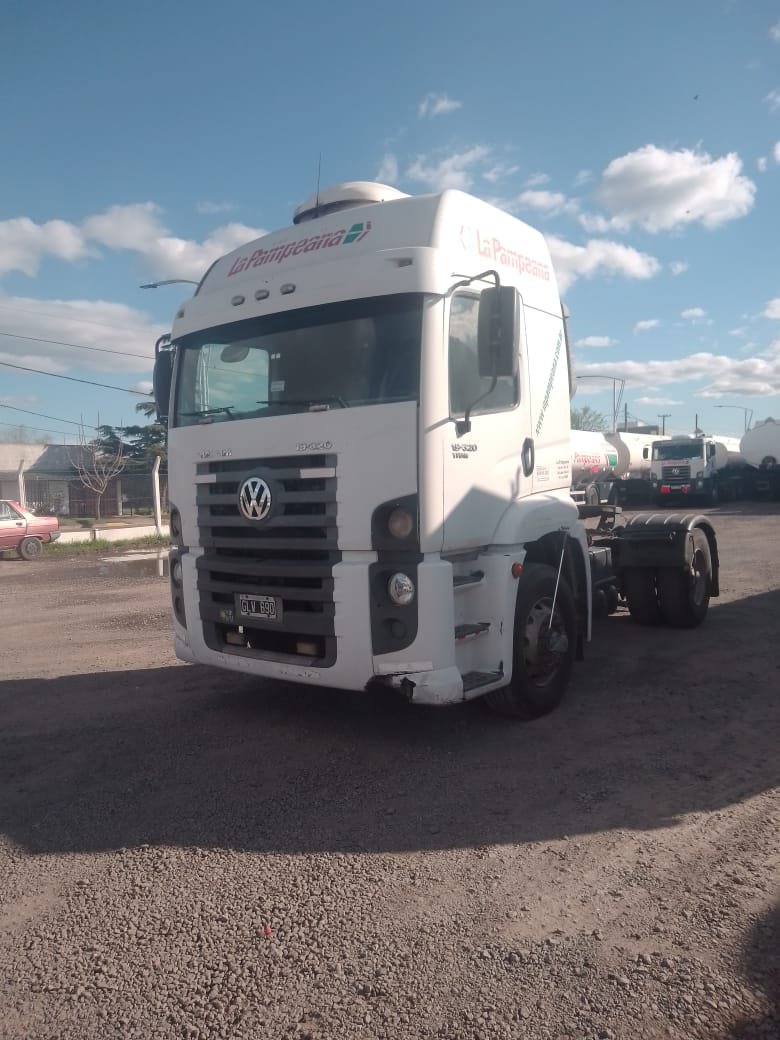 Volkswagen 19-320 tractor 4×2