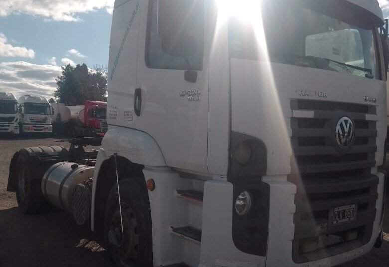 Volkswagen 19-320 tractor 4×2