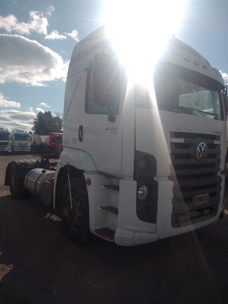 Volkswagen 19-320 tractor 4×2