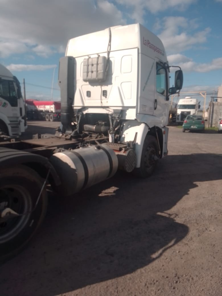 Volkswagen 19-320 tractor 4×2