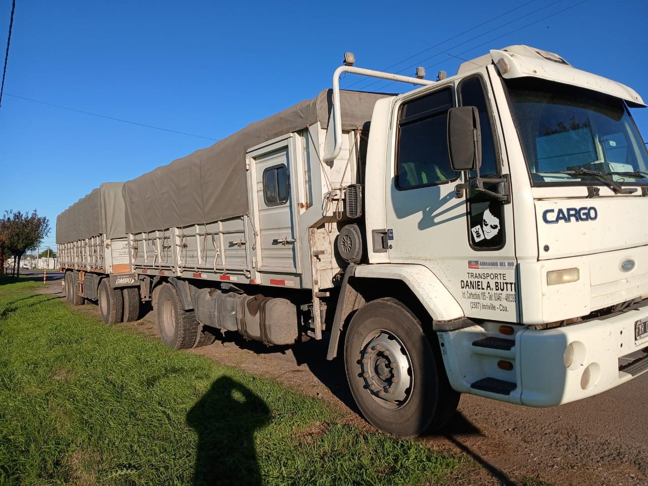 Ford cargo 1730 enganchado acoplado ombu