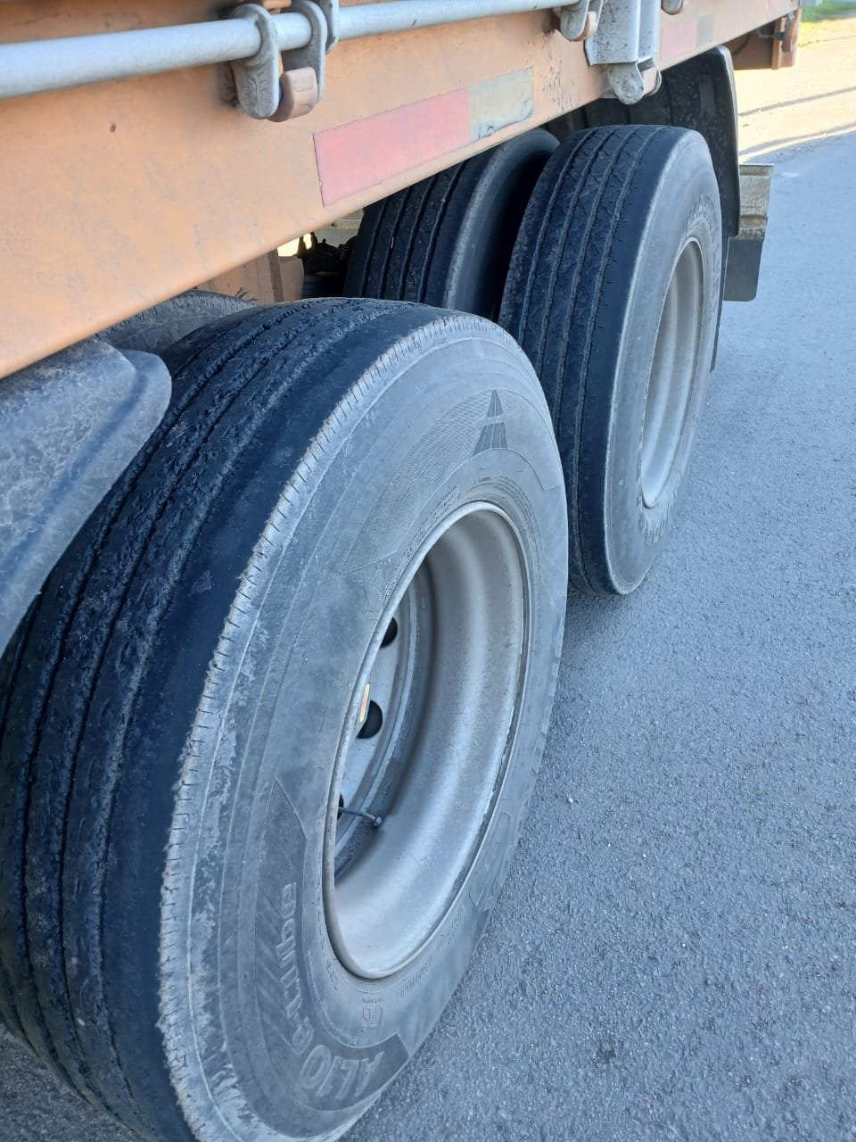 Ford cargo 1730 enganchado acoplado ombu