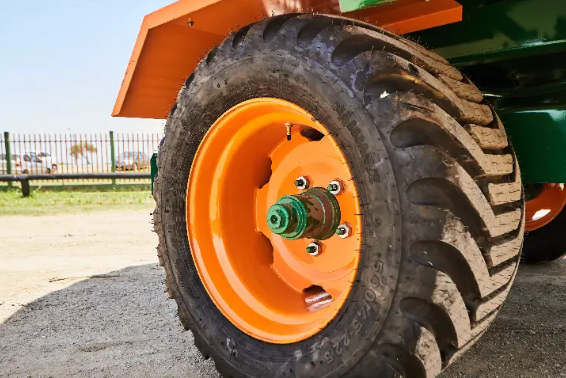 MIXER VERTICAL MVD DL 14 M3 AGROMEC